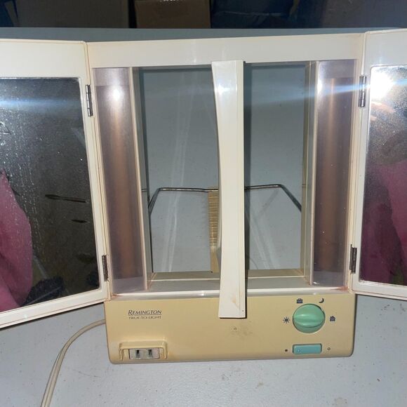 Vintage Remington True-To-Light LM-8 Lighted Makeup Mirror 3-Way Tri-Fold Works - Picture 6 of 9